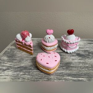 NEW Valentines Mini Cakes and Sweets